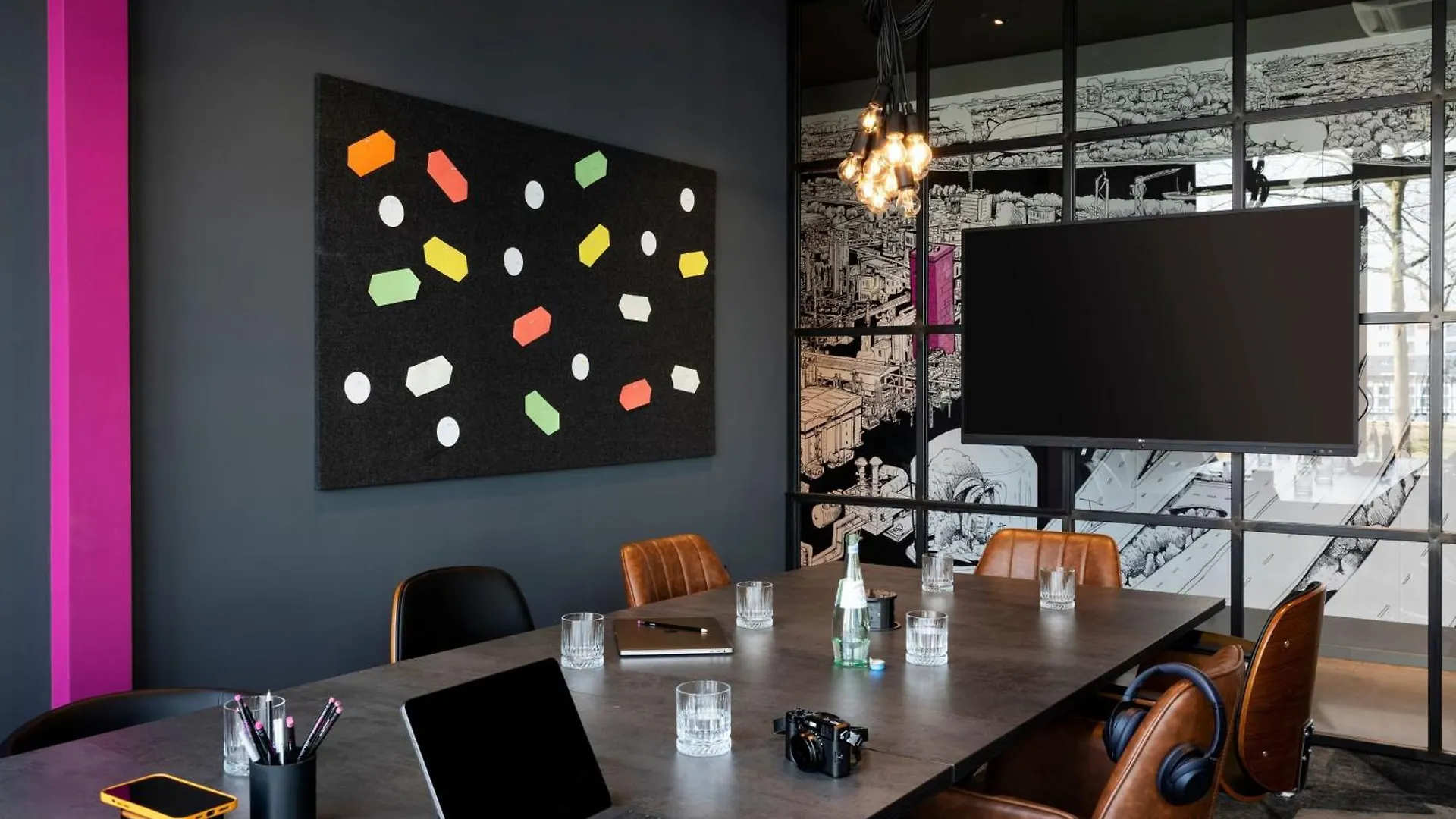 Moxy Ludwigshafen Hotel