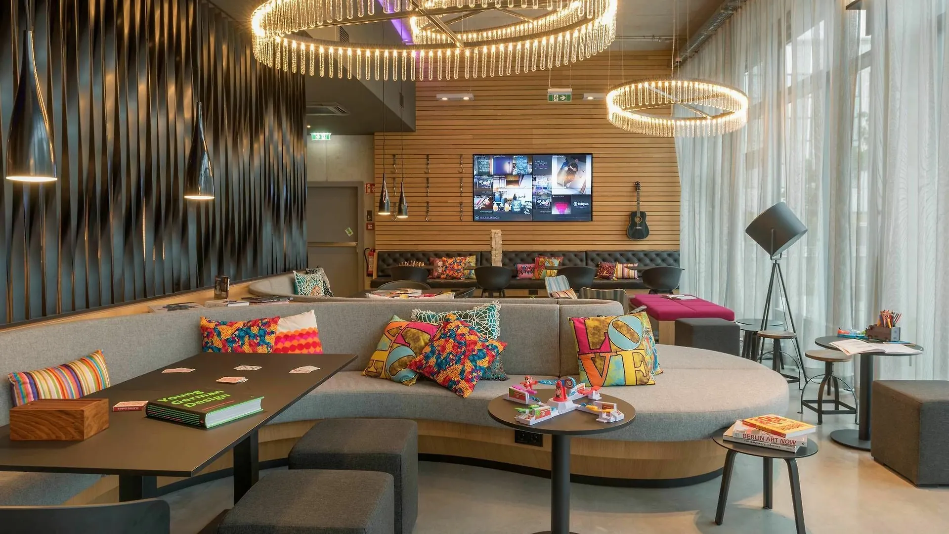 Moxy Ludwigshafen Hotel  Ludwigshafen am Rhein